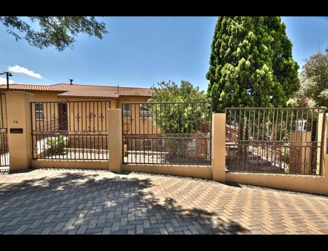 5 BEDROOM HOUSE FOR SALE IN GLENVISTA